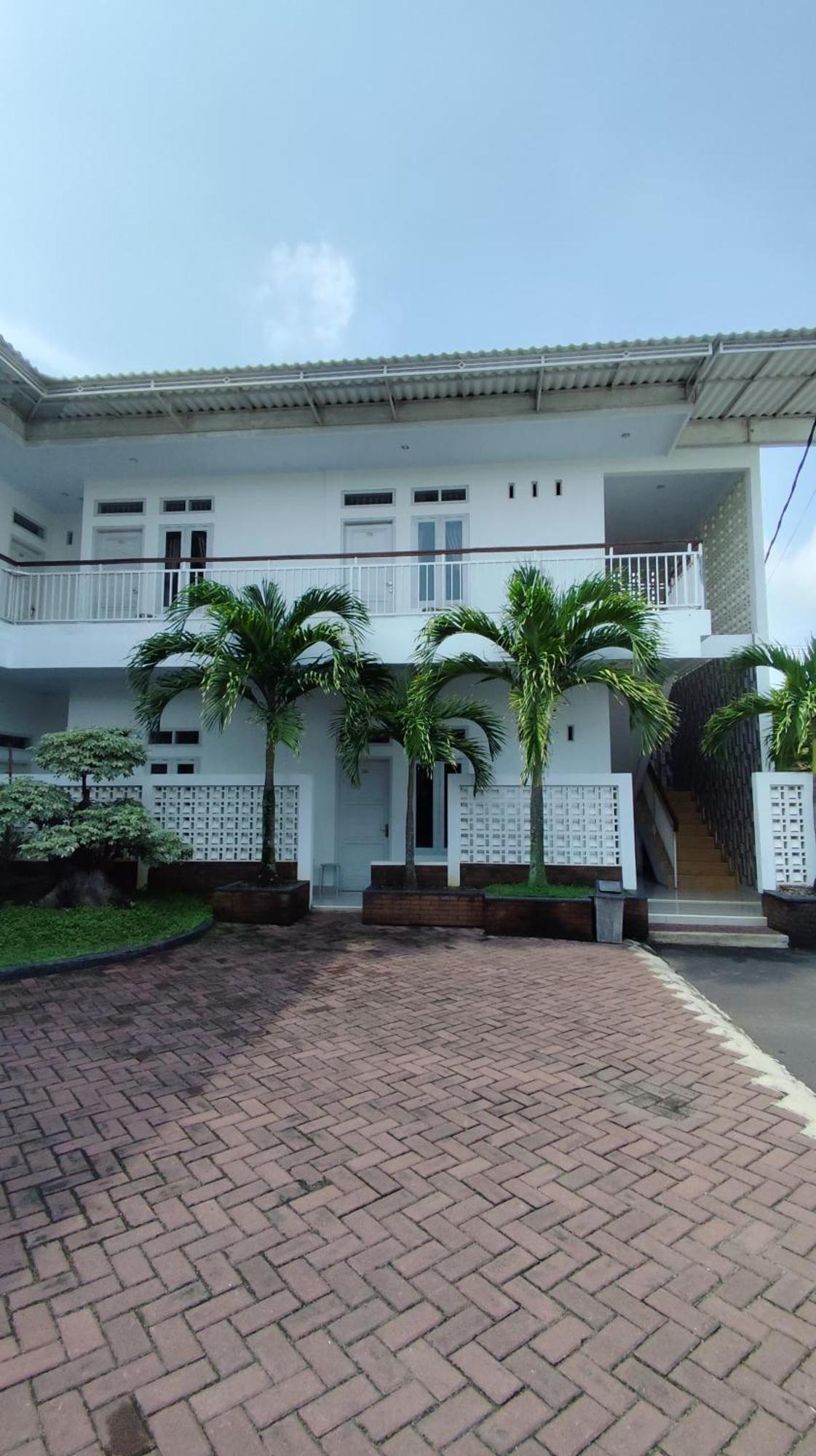 Backyard Guest House Banjar  ภายนอก รูปภาพ